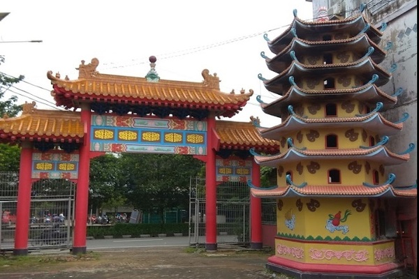 Vihara Tri Ratna Pontianak