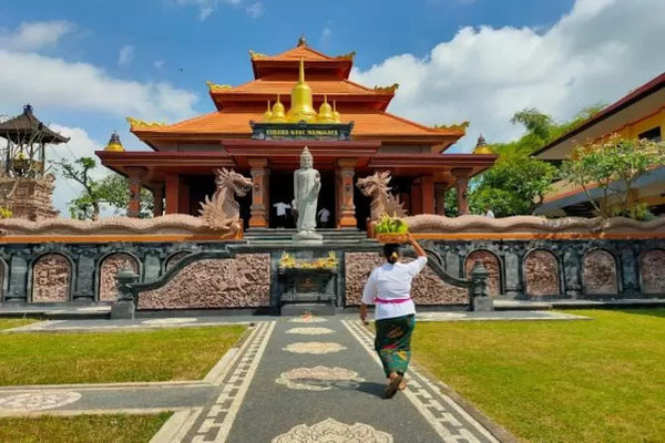 Vihara Giri Manggala