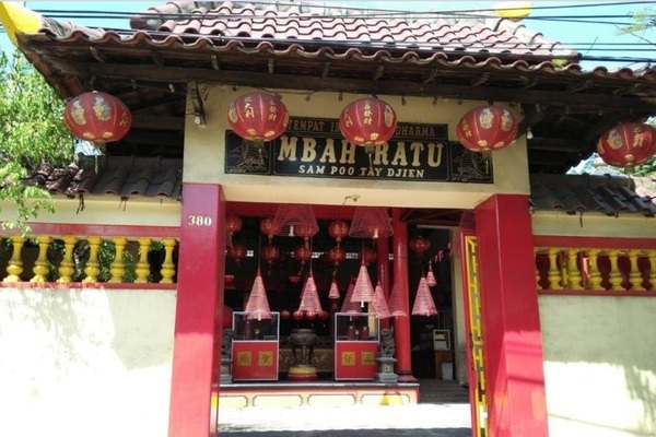 Klenteng Mbah Ratu Sam Poo Tay Djien