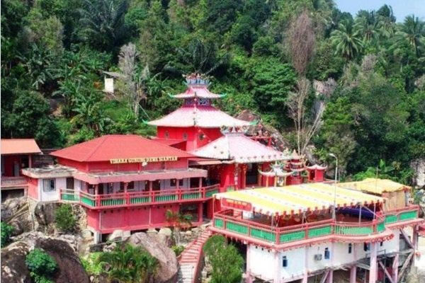 Vihara Gunung Dewa Siantan